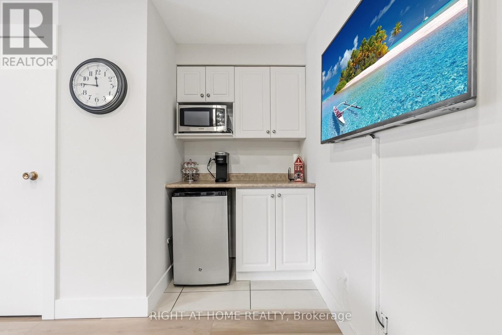 












32 MATCHEDASH STREET N

,
Orillia,




Ontario
L3V4T5

