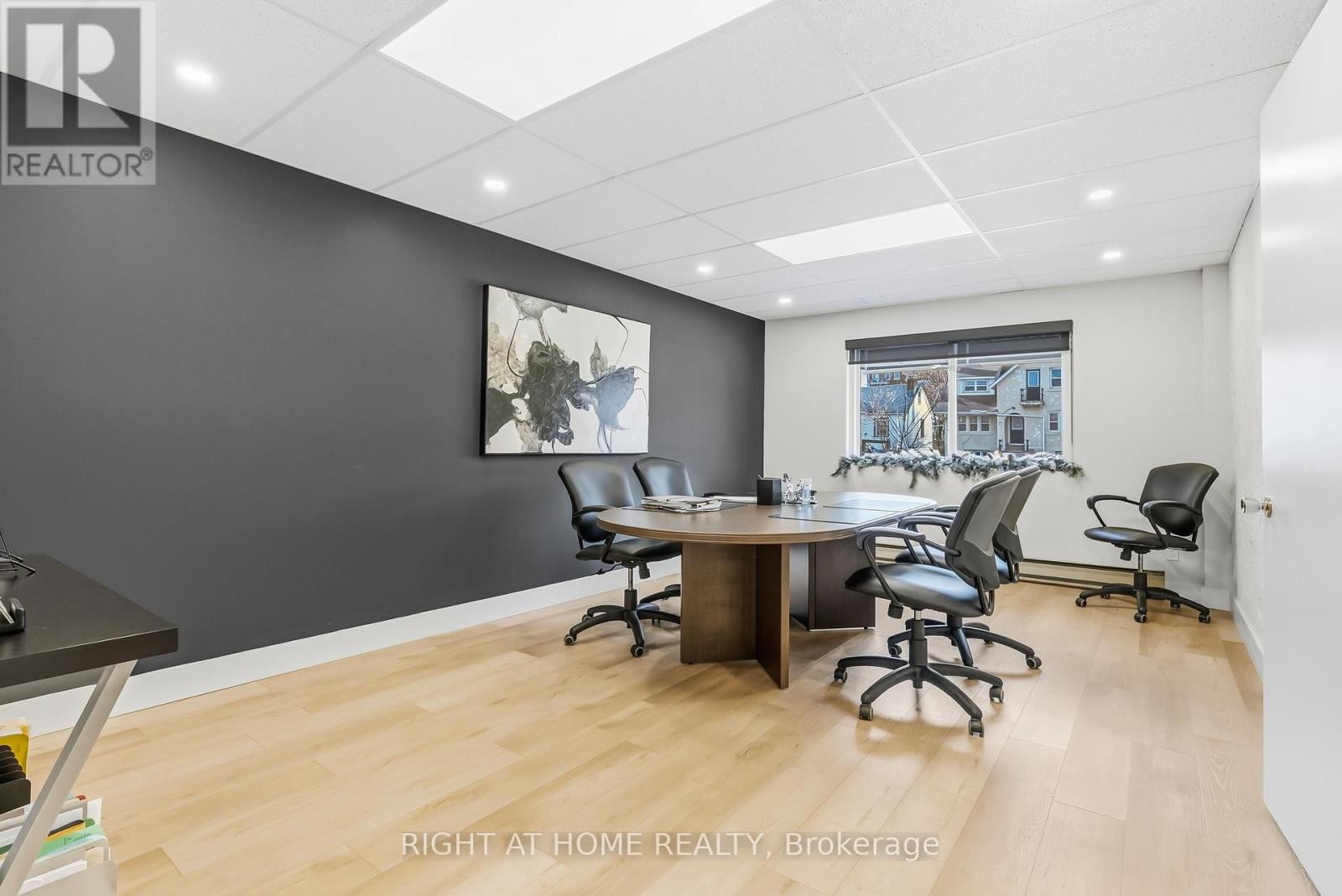 












32 MATCHEDASH STREET N

,
Orillia,




Ontario
L3V4T5

