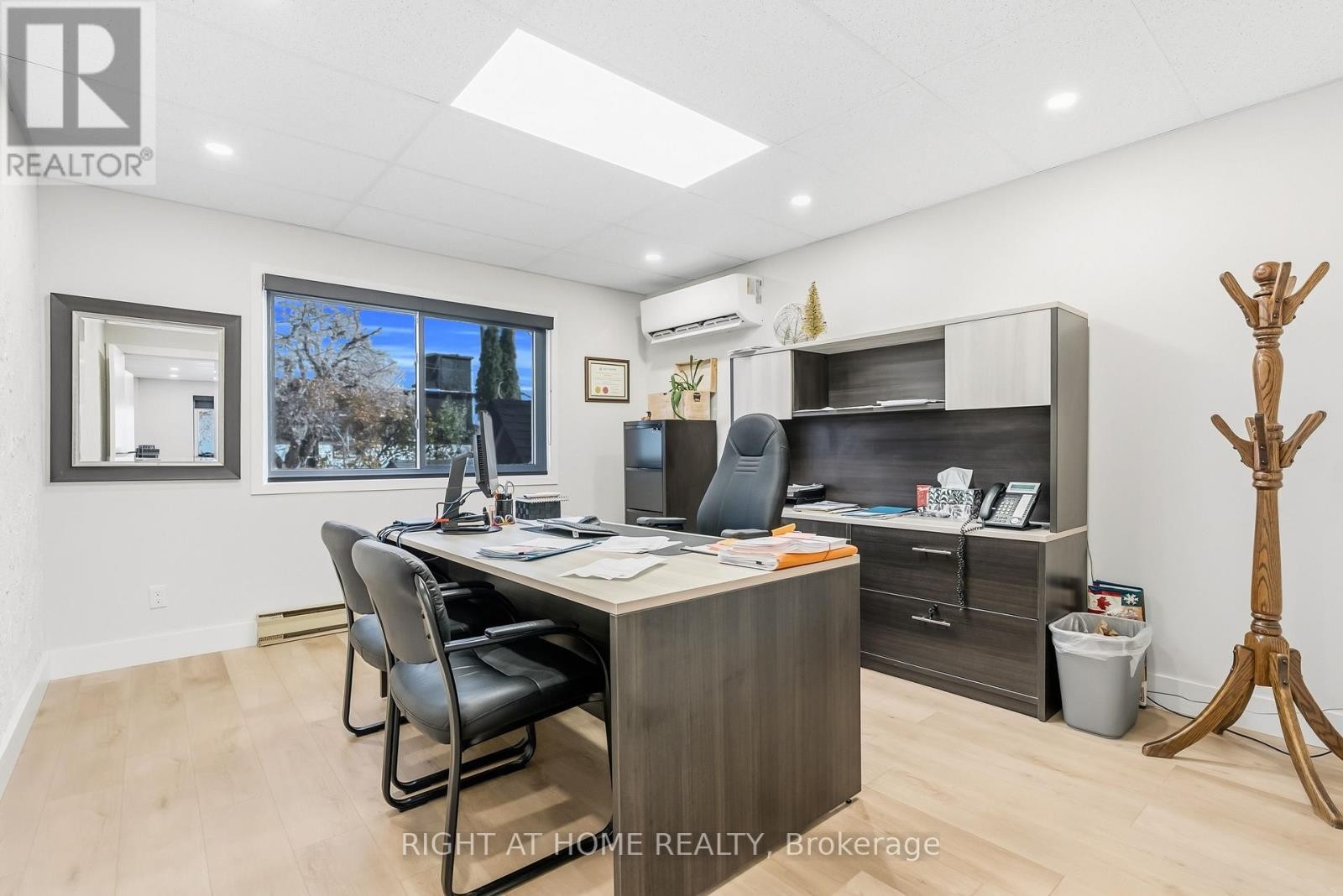 












32 MATCHEDASH STREET N

,
Orillia,




Ontario
L3V4T5

