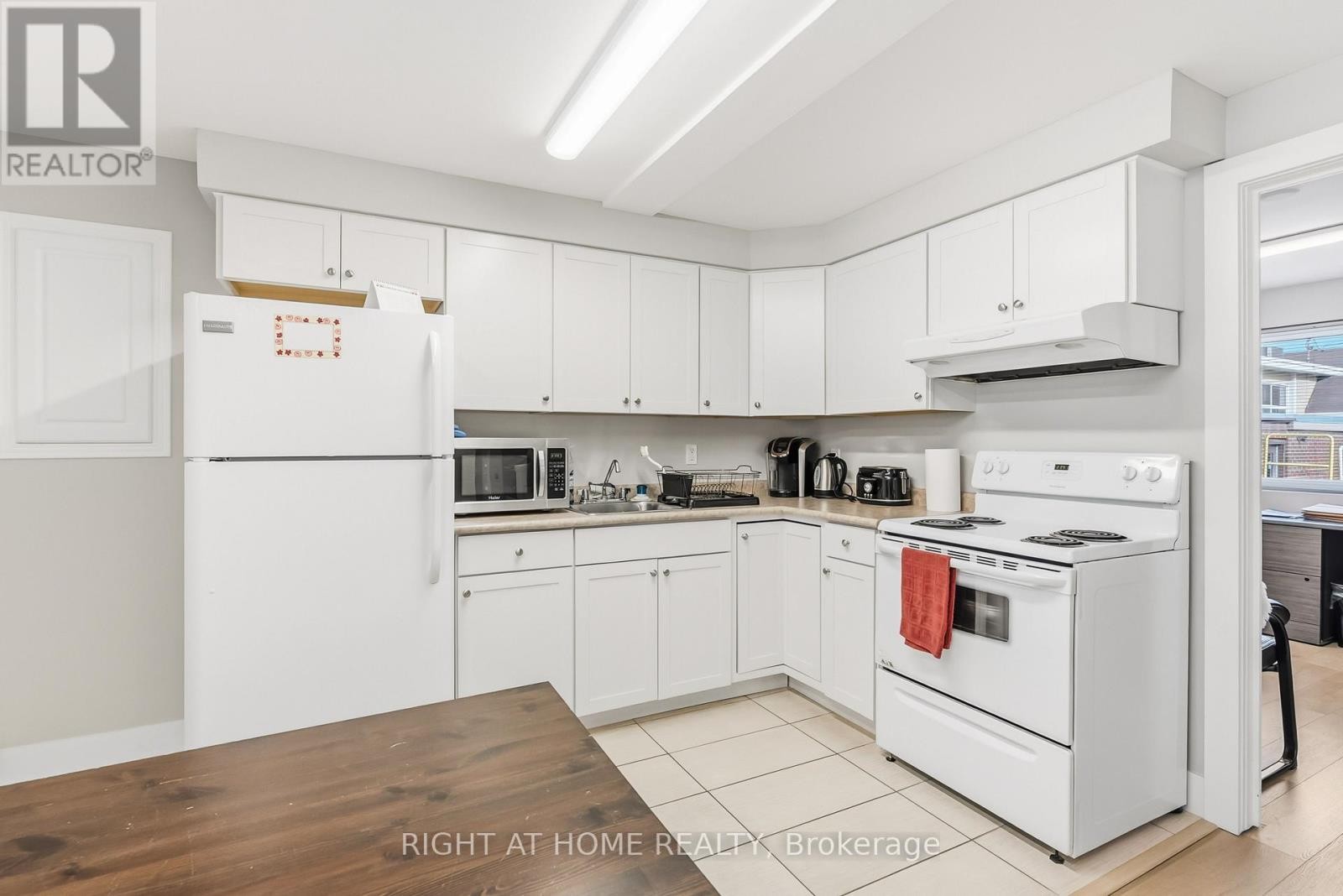 












32 MATCHEDASH STREET N

,
Orillia,




Ontario
L3V4T5

