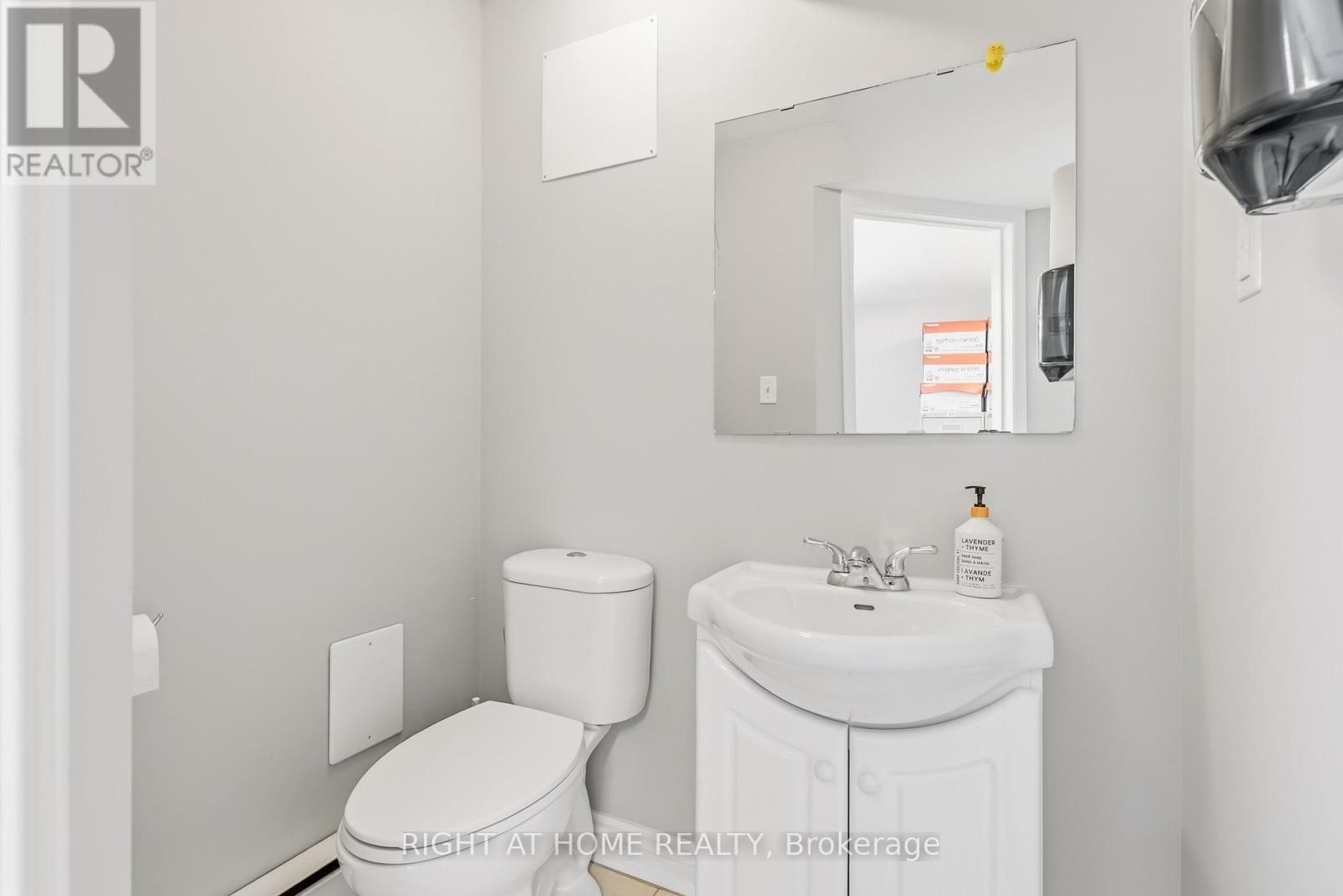 












32 MATCHEDASH STREET N

,
Orillia,




Ontario
L3V4T5

