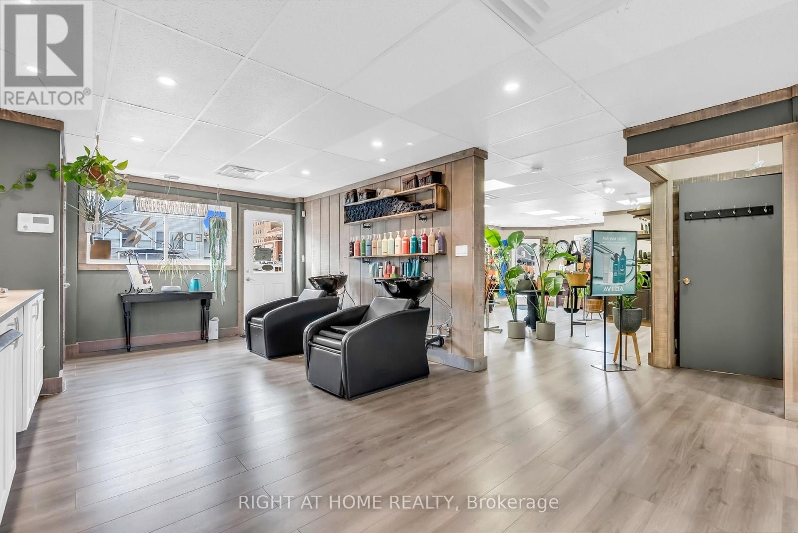 












32 MATCHEDASH STREET N

,
Orillia,




Ontario
L3V4T5

