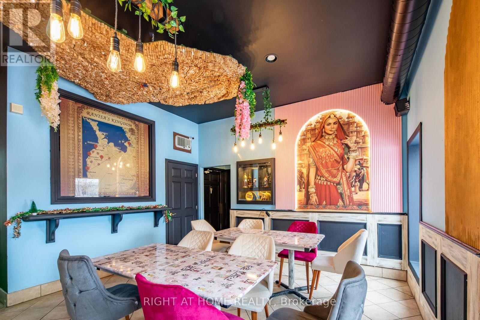 












345 KING STREET

,
Midland,




Ontario
L4R3M7

