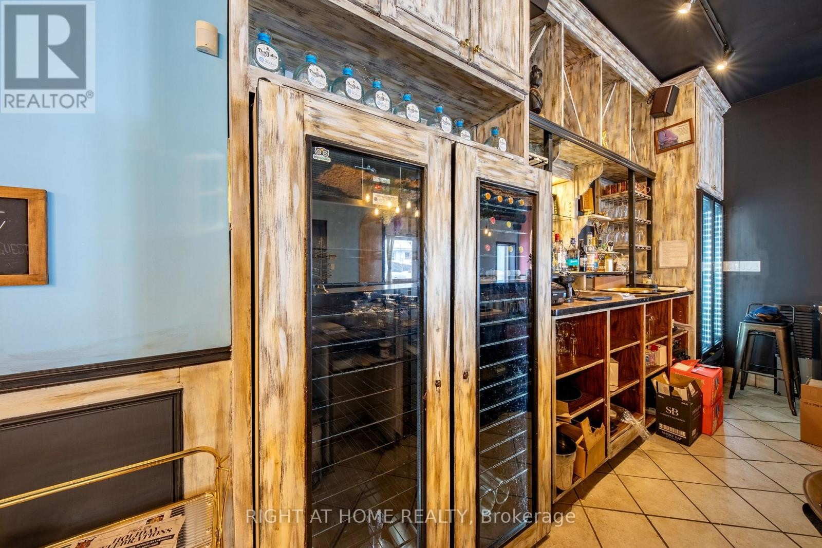 












345 KING STREET

,
Midland,




Ontario
L4R3M7

