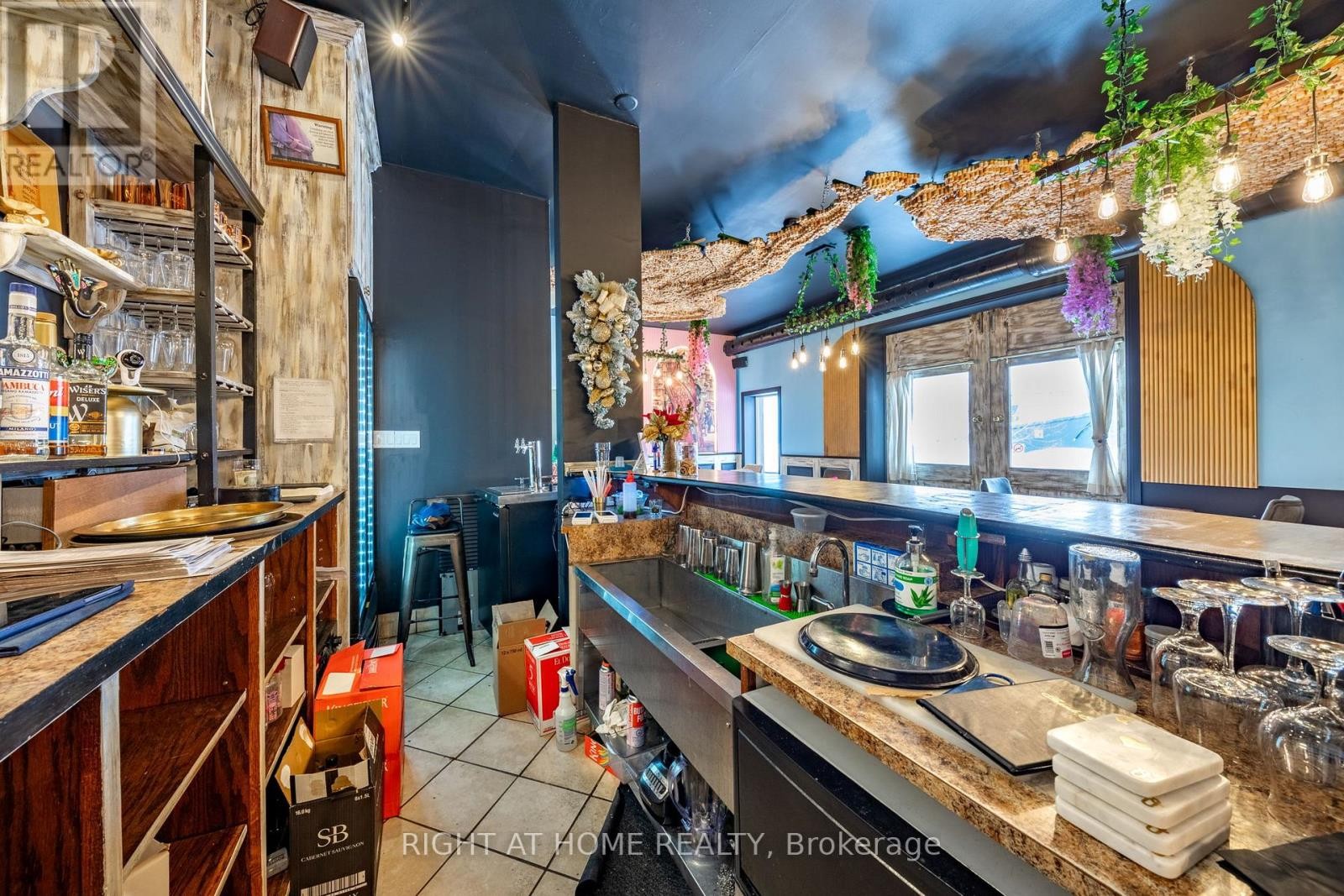 












345 KING STREET

,
Midland,




Ontario
L4R3M7

