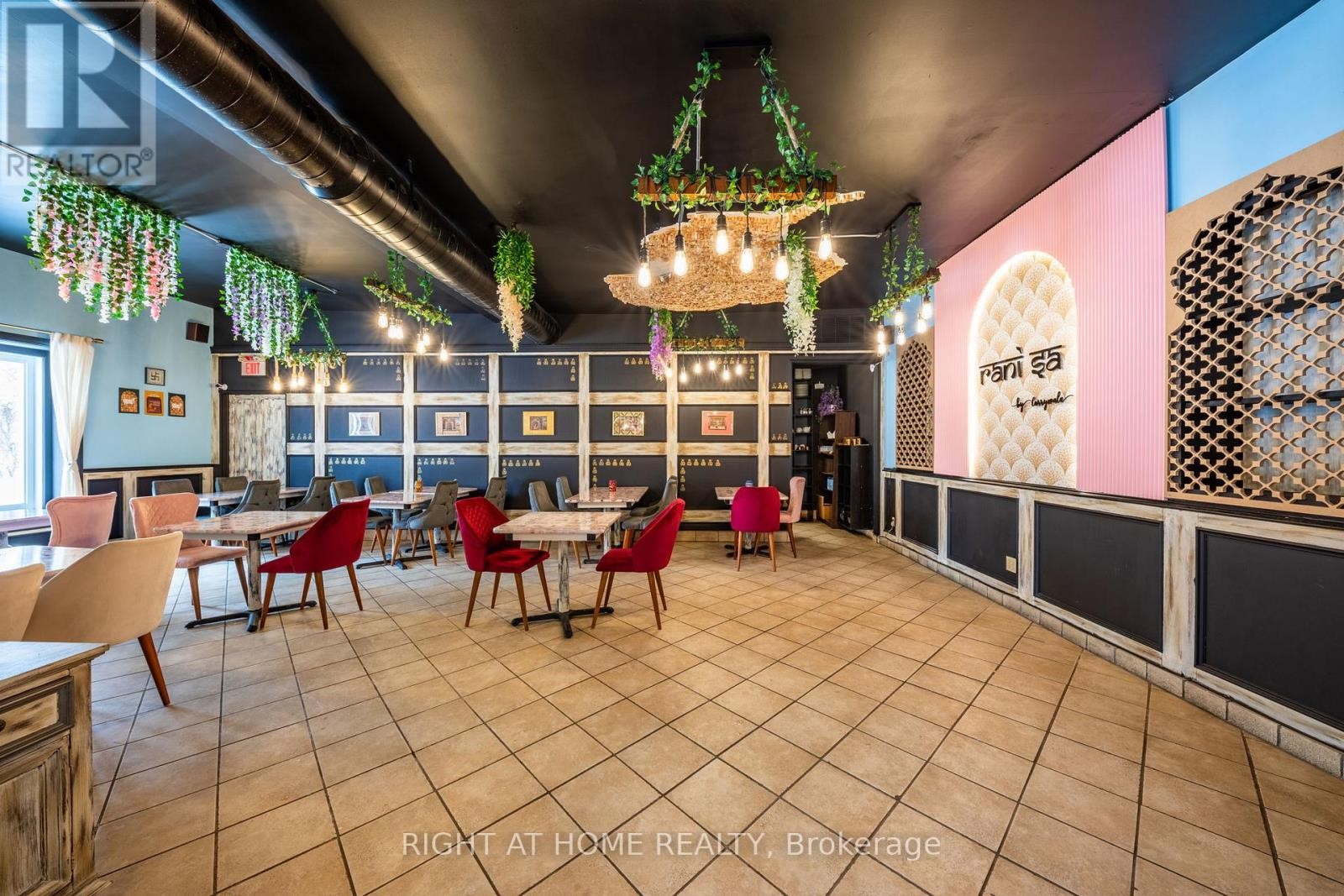 












345 KING STREET

,
Midland,




Ontario
L4R3M7

