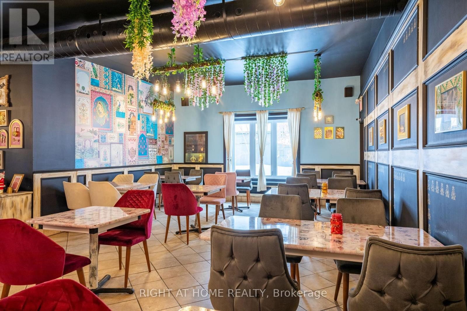 












345 KING STREET

,
Midland,




Ontario
L4R3M7

