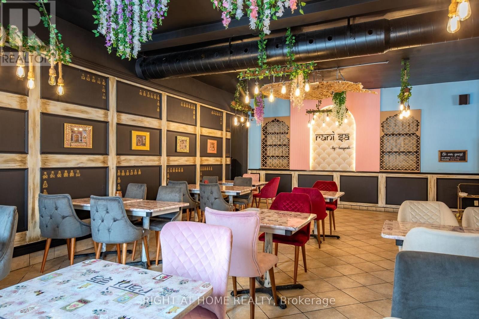 












345 KING STREET

,
Midland,




Ontario
L4R3M7

