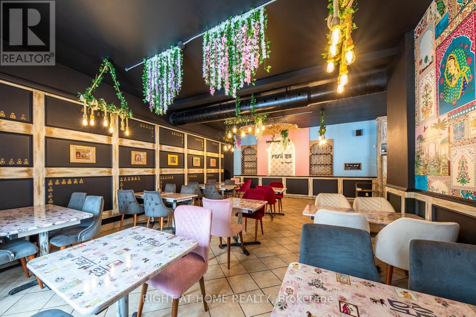 












345 KING STREET

,
Midland,




Ontario
L4R3M7

