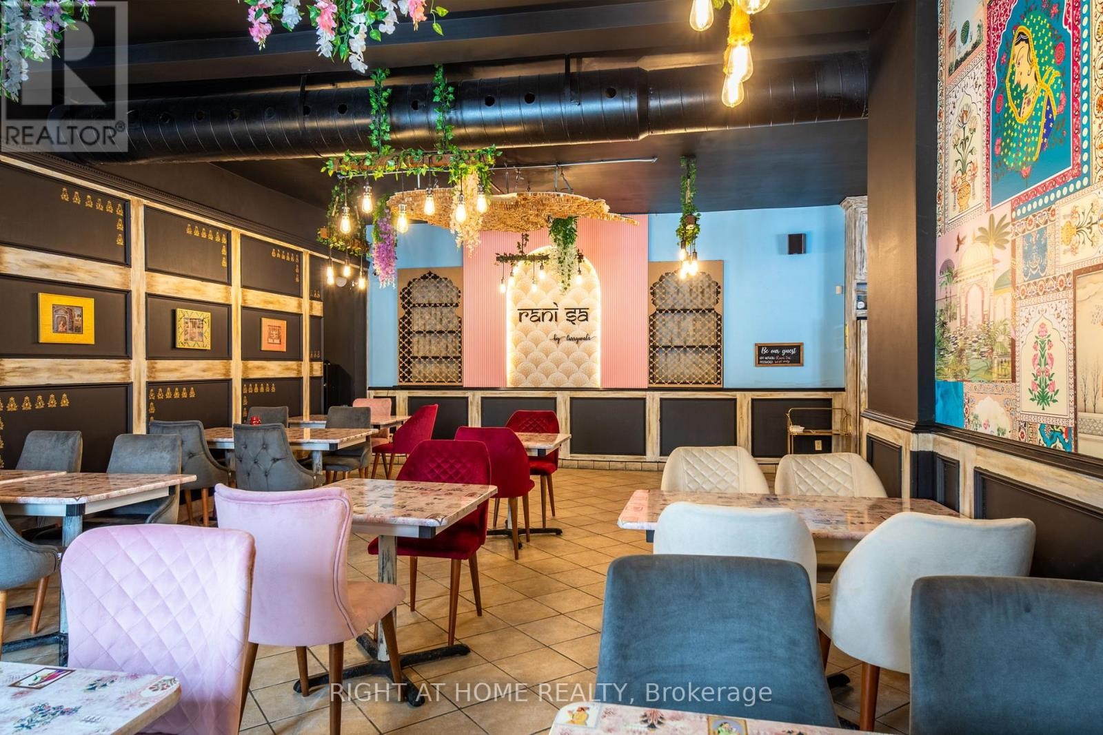 












345 KING STREET

,
Midland,




Ontario
L4R3M7

