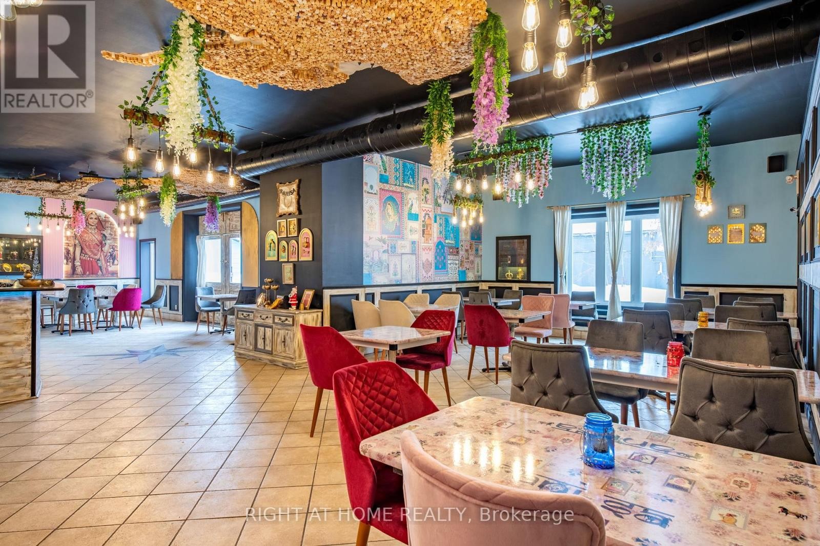 












345 KING STREET

,
Midland,




Ontario
L4R3M7

