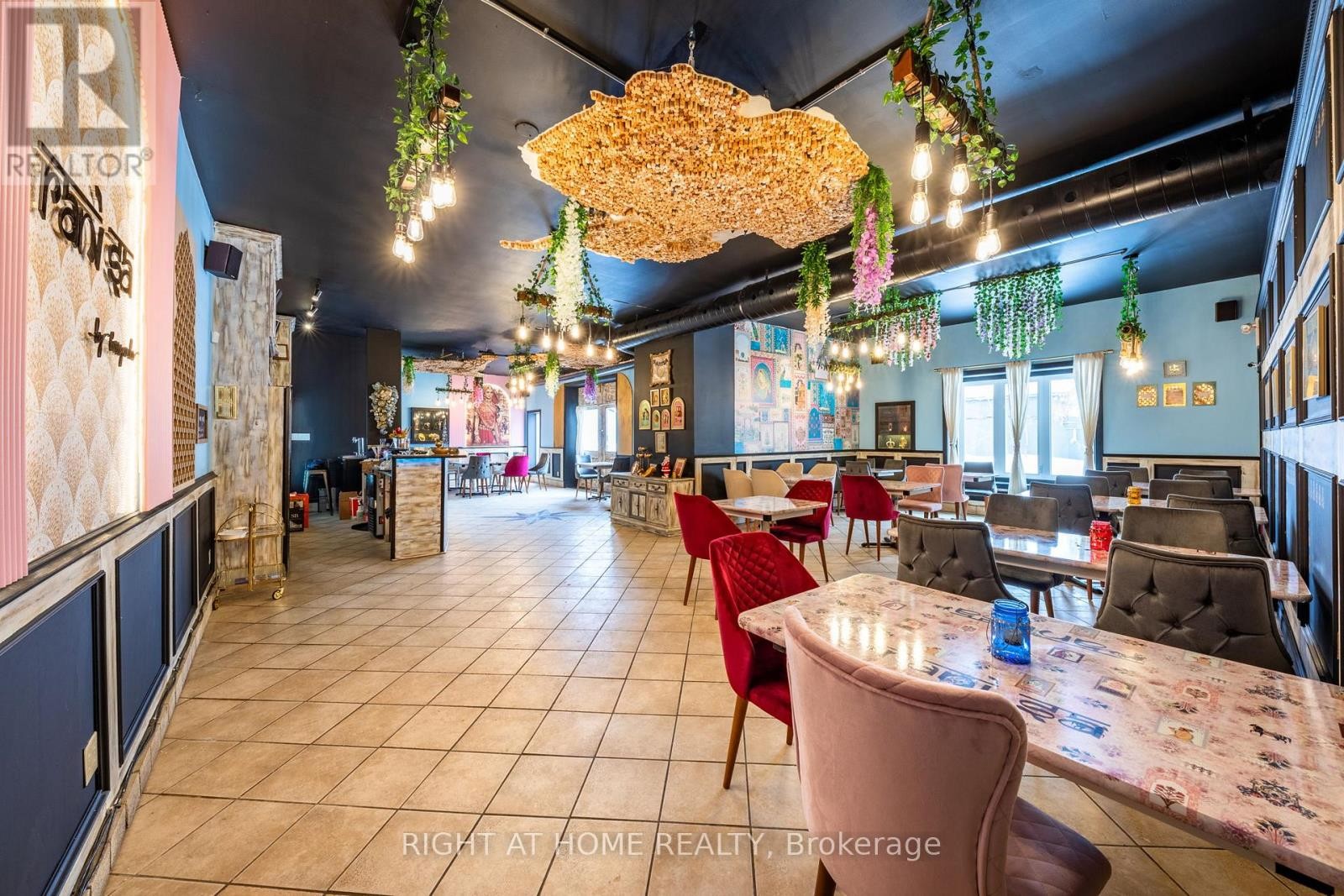 












345 KING STREET

,
Midland,




Ontario
L4R3M7

