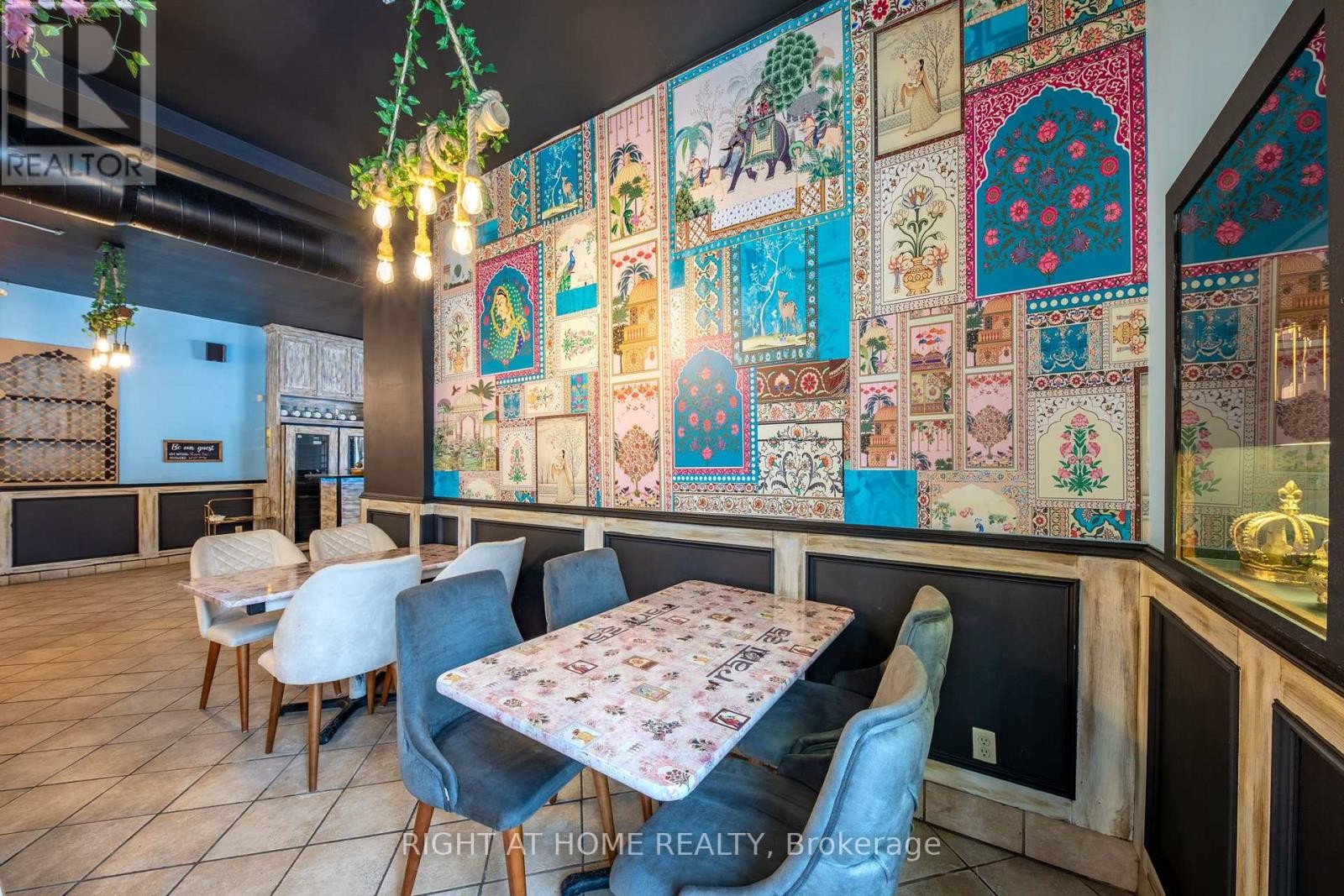 












345 KING STREET

,
Midland,




Ontario
L4R3M7

