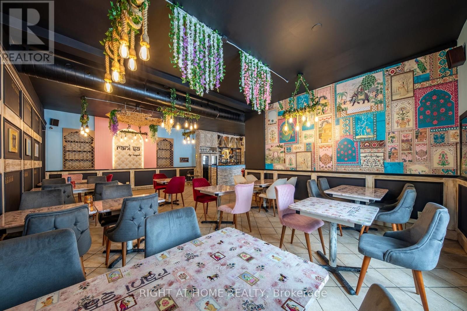 












345 KING STREET

,
Midland,




Ontario
L4R3M7

