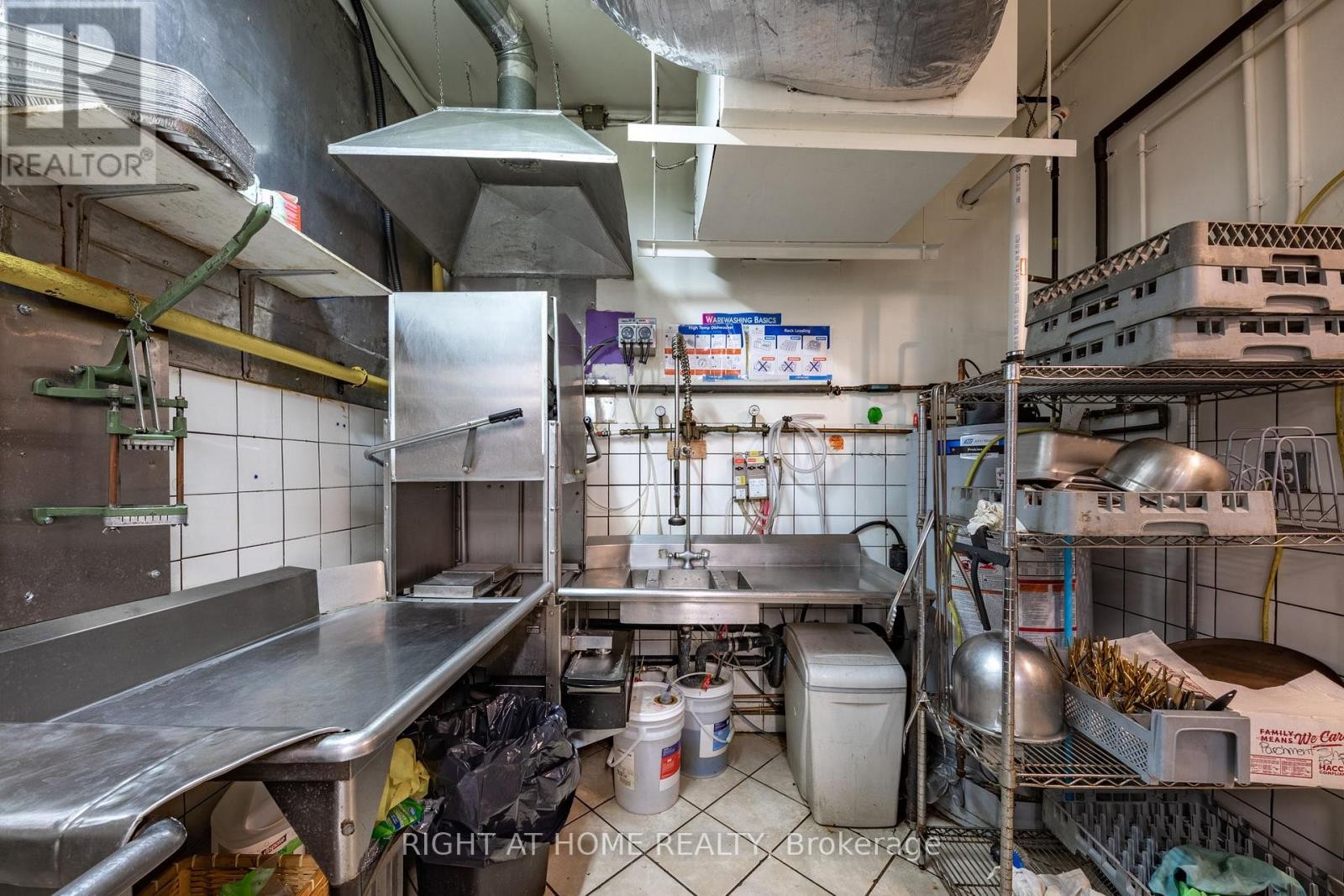 












345 KING STREET

,
Midland,




Ontario
L4R3M7

