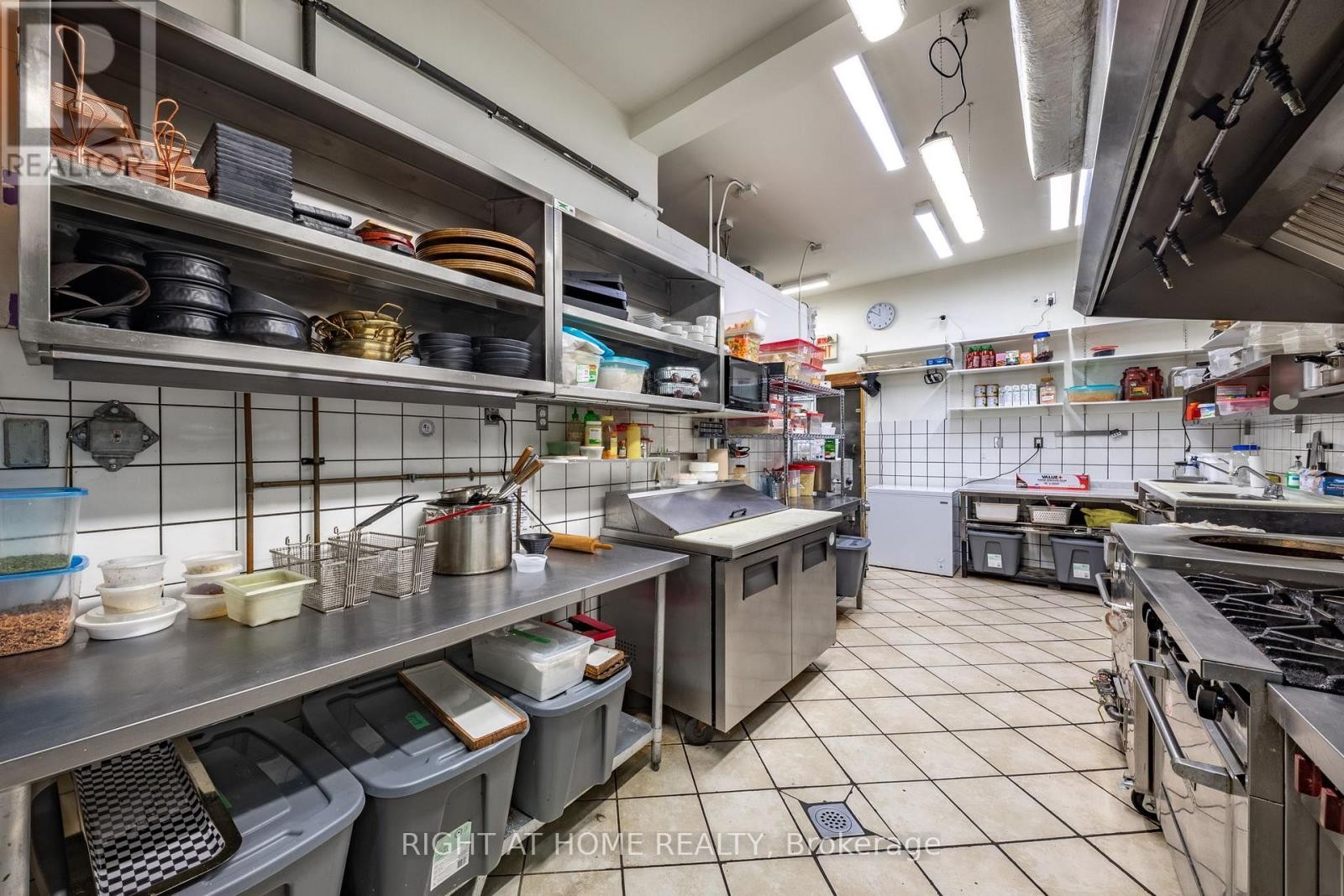 












345 KING STREET

,
Midland,




Ontario
L4R3M7

