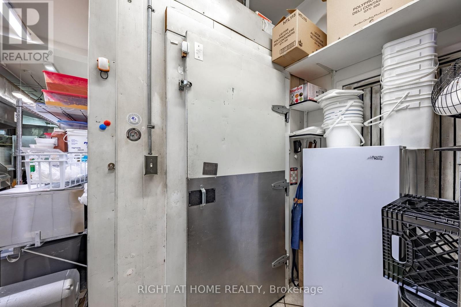 












345 KING STREET

,
Midland,




Ontario
L4R3M7

