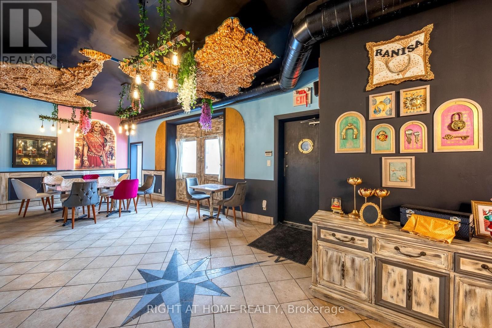 












345 KING STREET

,
Midland,




Ontario
L4R3M7

