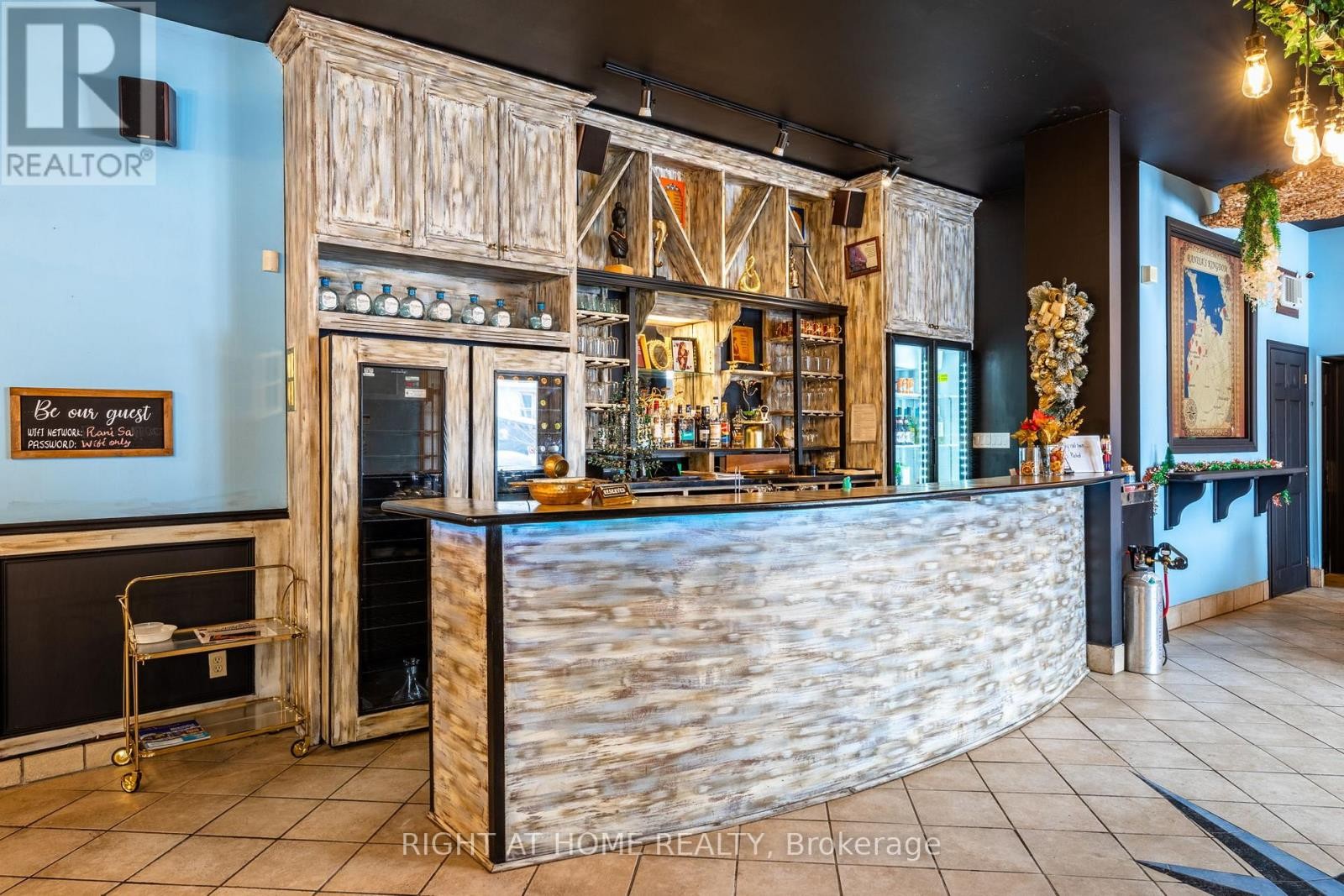 












345 KING STREET

,
Midland,




Ontario
L4R3M7

