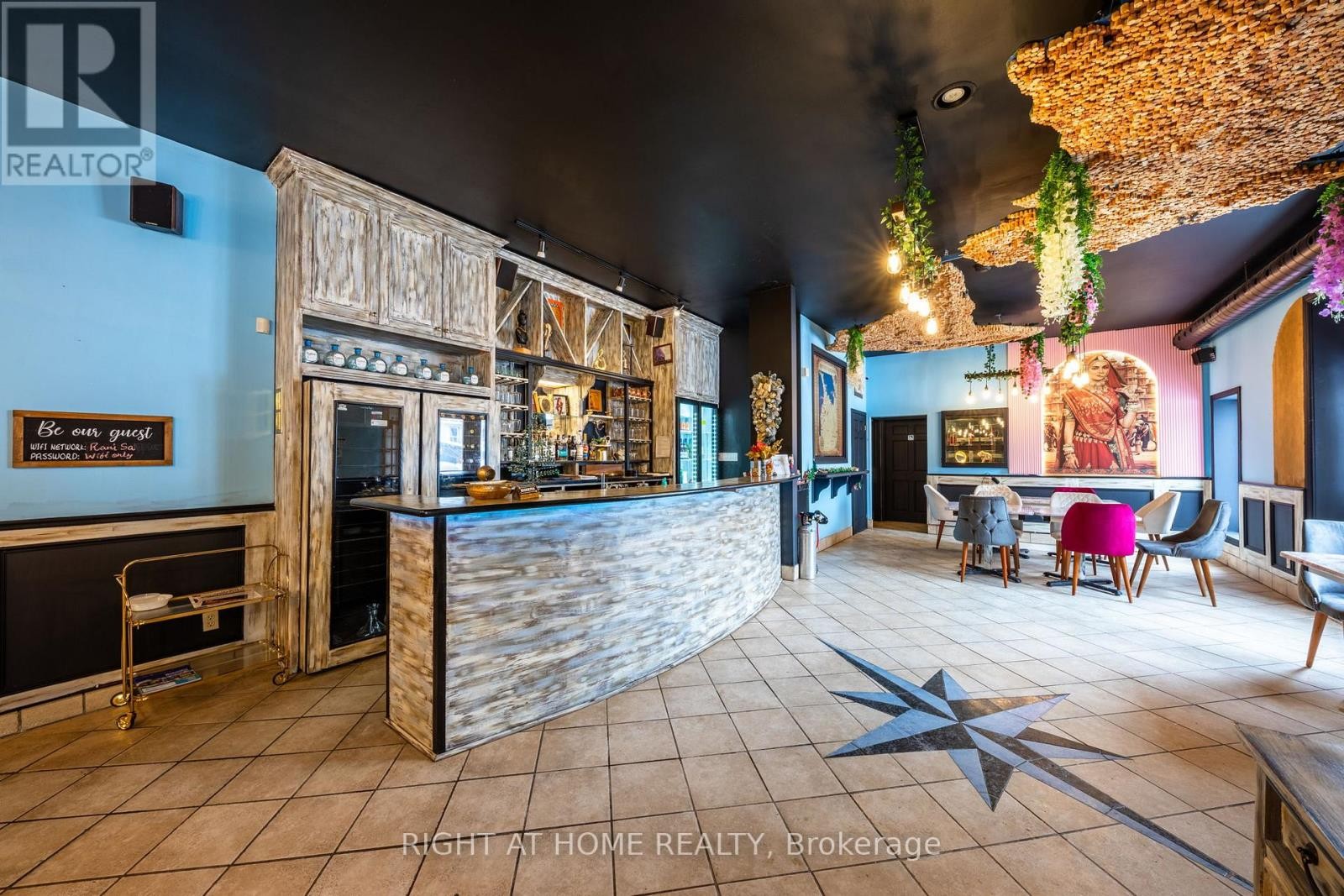 












345 KING STREET

,
Midland,




Ontario
L4R3M7

