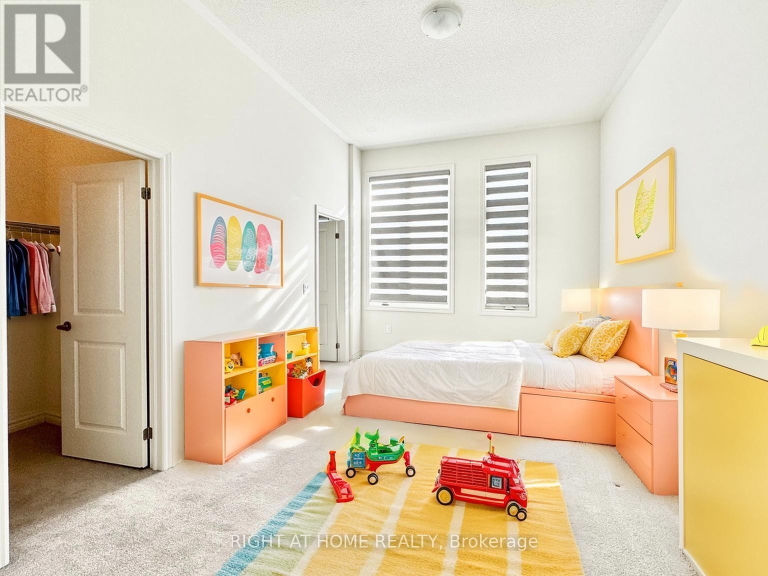 












6 DAISY STREET

,
Springwater (Midhurst),




Ontario
L9X2C5

