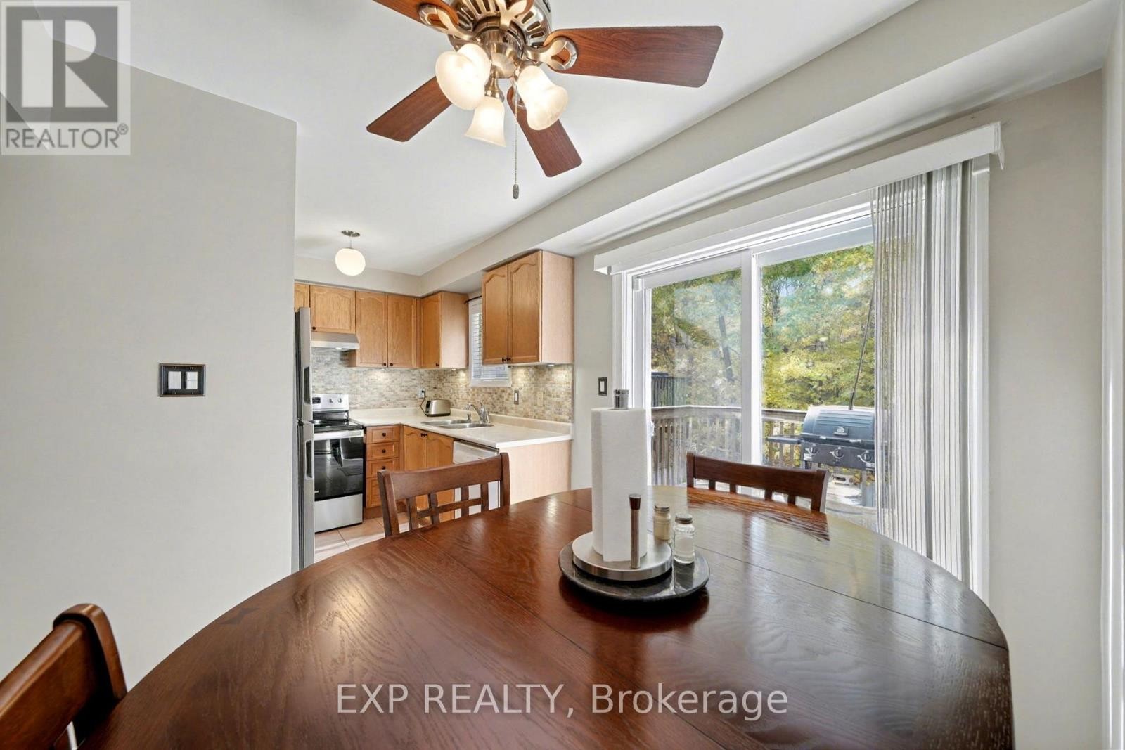 












56 HAWTHORNE CRESCENT

,
Barrie (Ardagh),




Ontario
L4N9Y7

