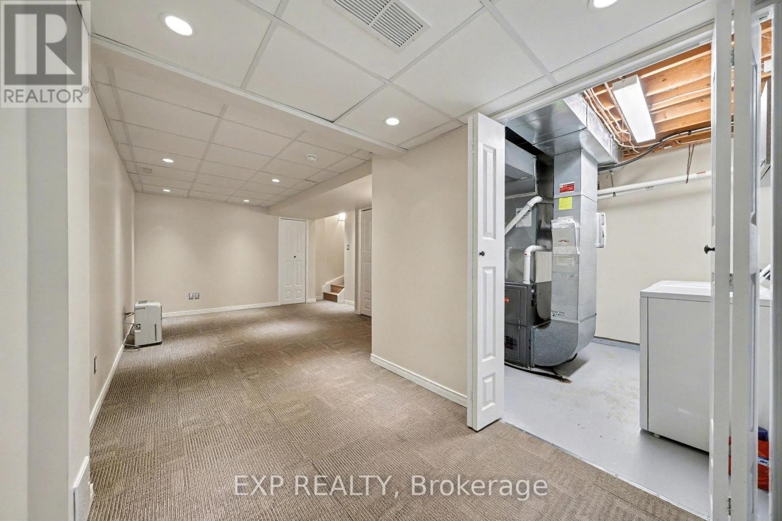 












56 HAWTHORNE CRESCENT

,
Barrie (Ardagh),




Ontario
L4N9Y7

