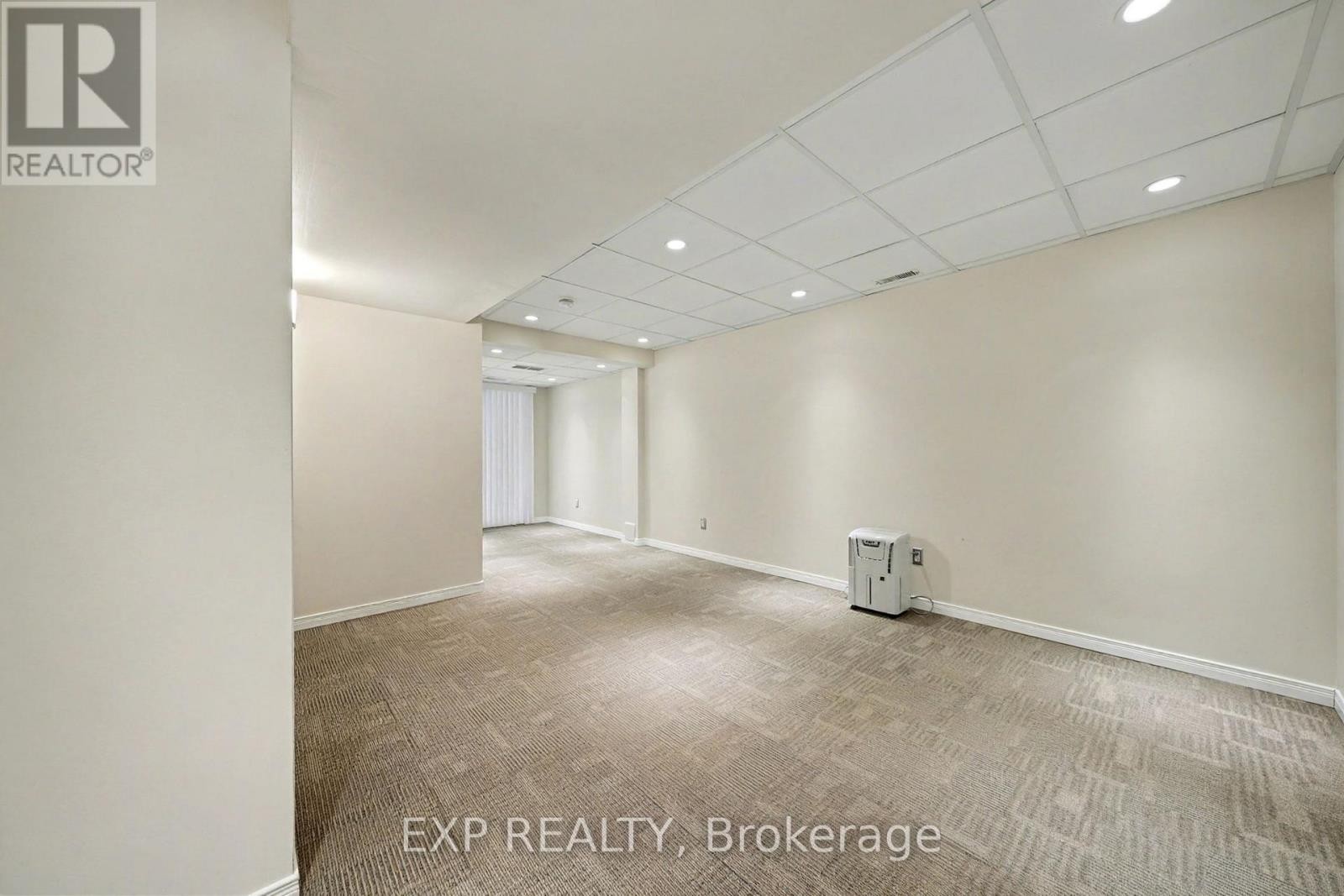 












56 HAWTHORNE CRESCENT

,
Barrie (Ardagh),




Ontario
L4N9Y7

