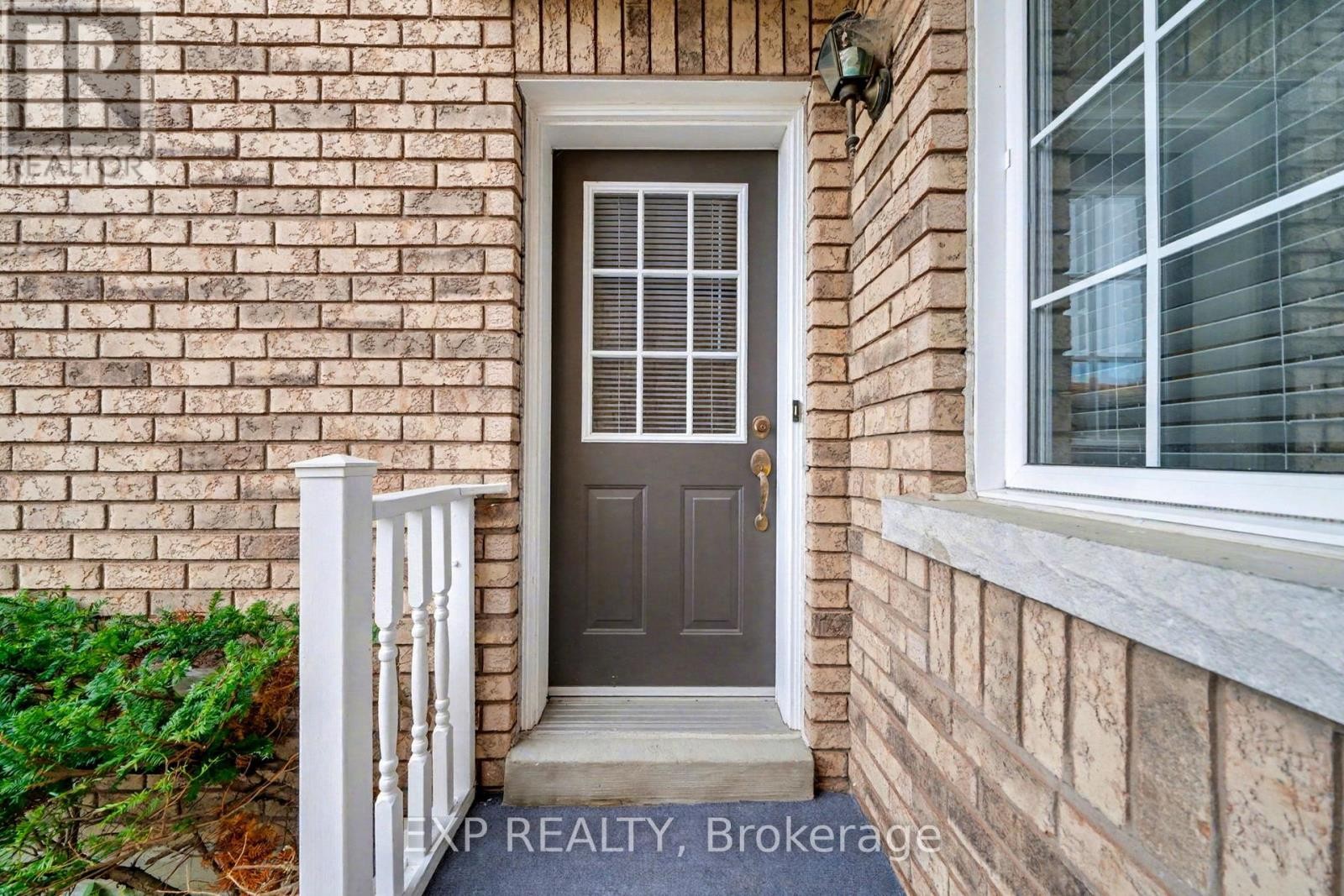 












56 HAWTHORNE CRESCENT

,
Barrie (Ardagh),




Ontario
L4N9Y7

