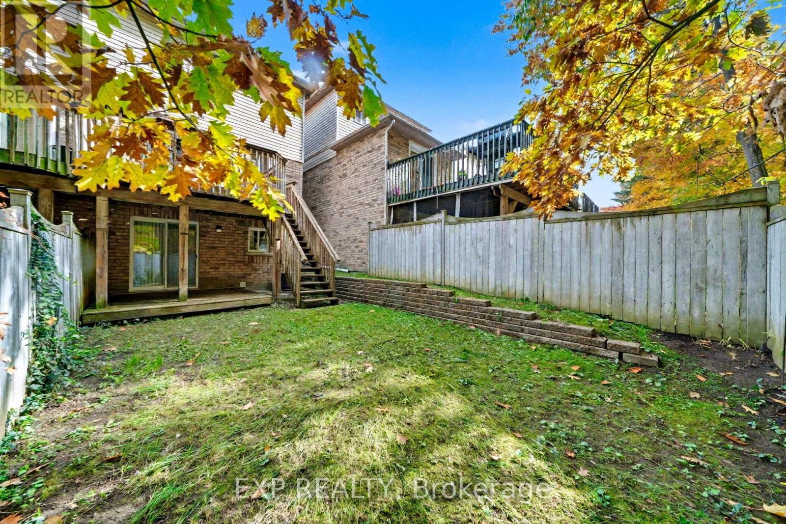 












56 HAWTHORNE CRESCENT

,
Barrie (Ardagh),




Ontario
L4N9Y7

