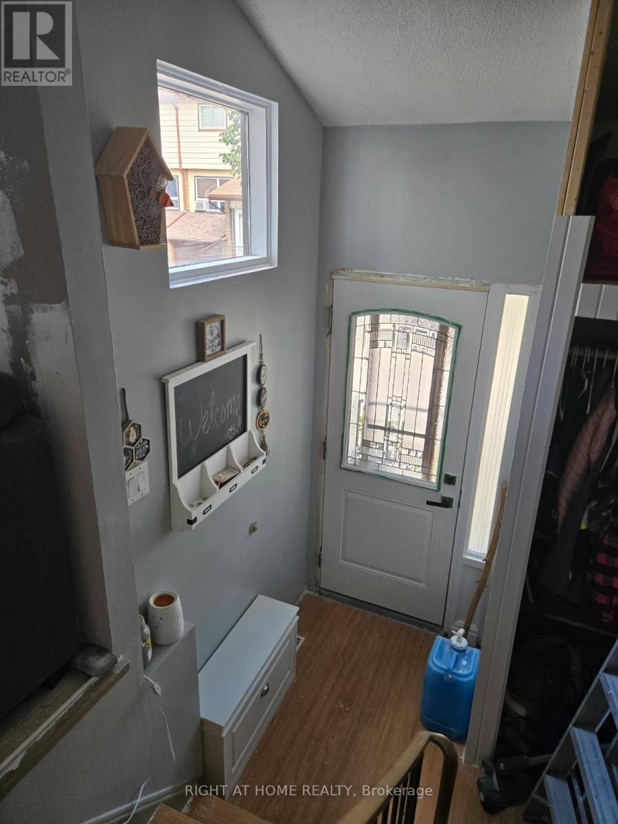 












K6 - 63 FERRIS LANE

,
Barrie (Cundles East),




Ontario
L4M5C4

