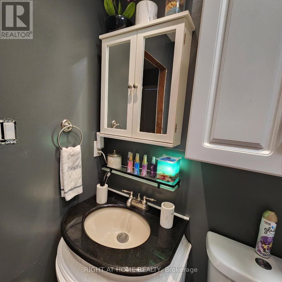 












K6 - 63 FERRIS LANE

,
Barrie (Cundles East),




Ontario
L4M5C4

