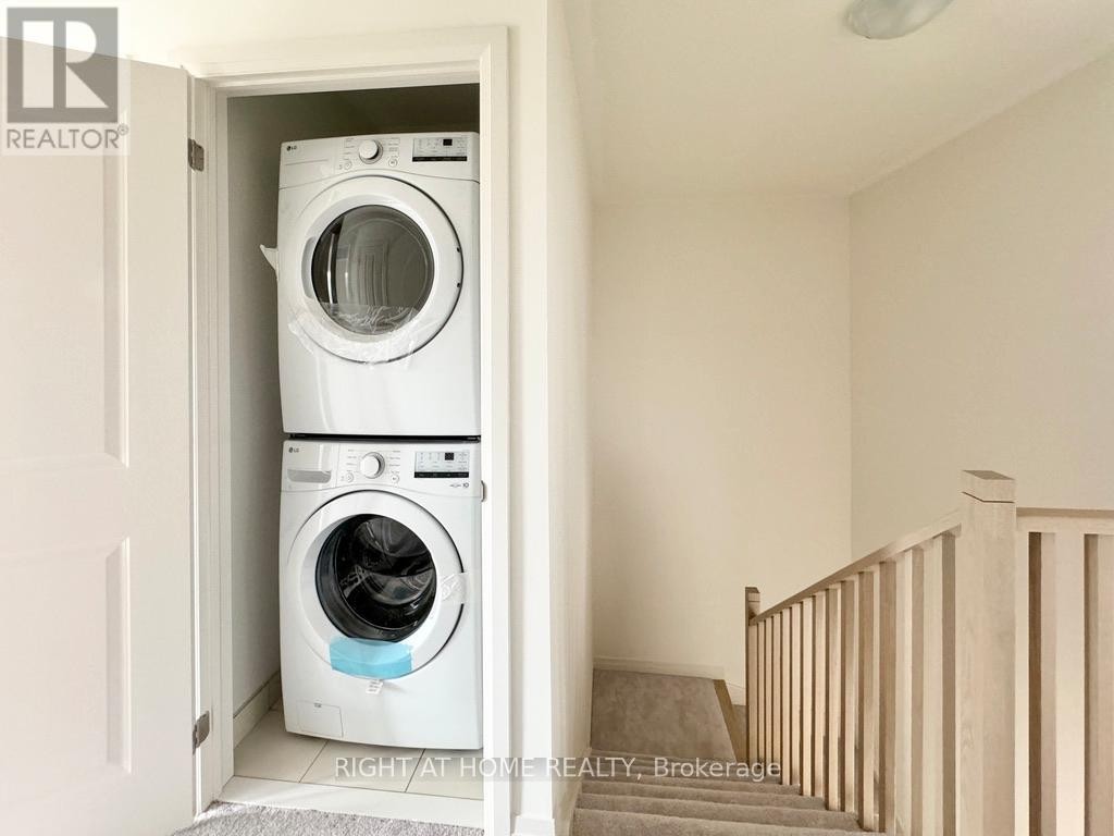 












107 SAGEWOOD AVENUE

,
Barrie (Painswick South),




Ontario
L9J0K5

