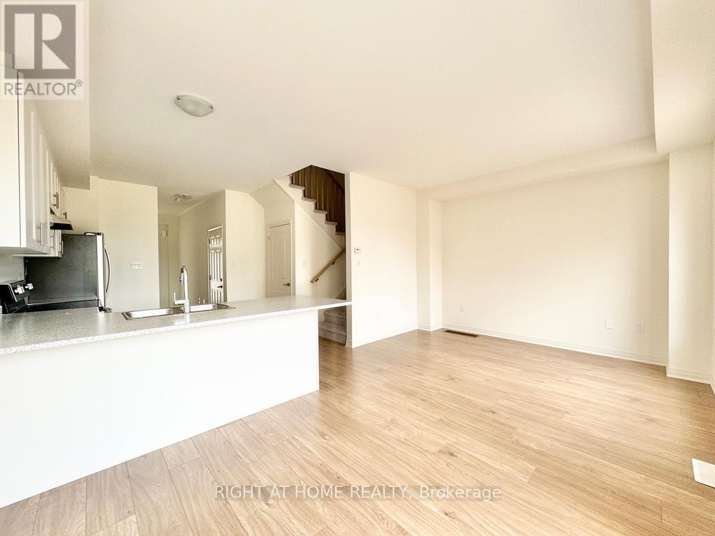 












107 SAGEWOOD AVENUE

,
Barrie (Painswick South),




Ontario
L9J0K5

