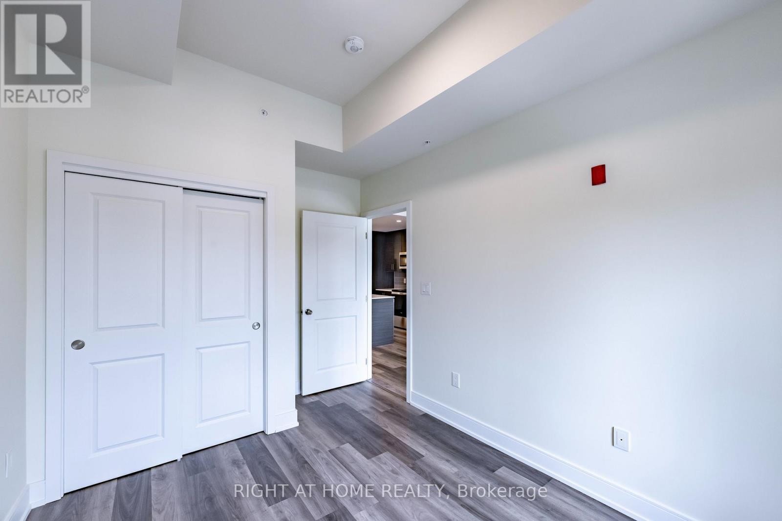 












321 - 121 MARY STREET

,
Clearview (Creemore),




Ontario
L0M1G0

