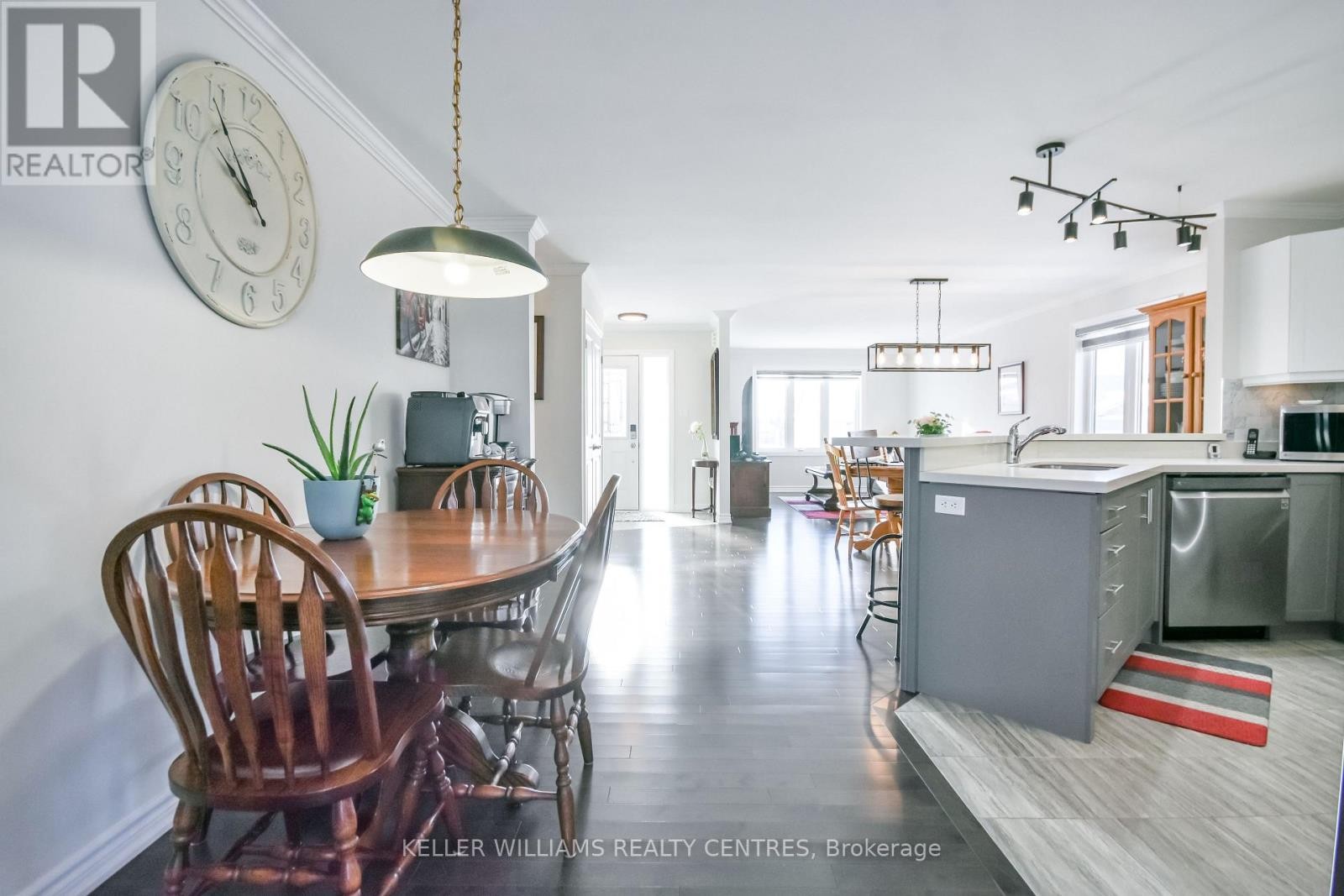 












10 SINCLAIR CRESCENT

,
Ramara (Atherley),




Ontario
L3V8K1

