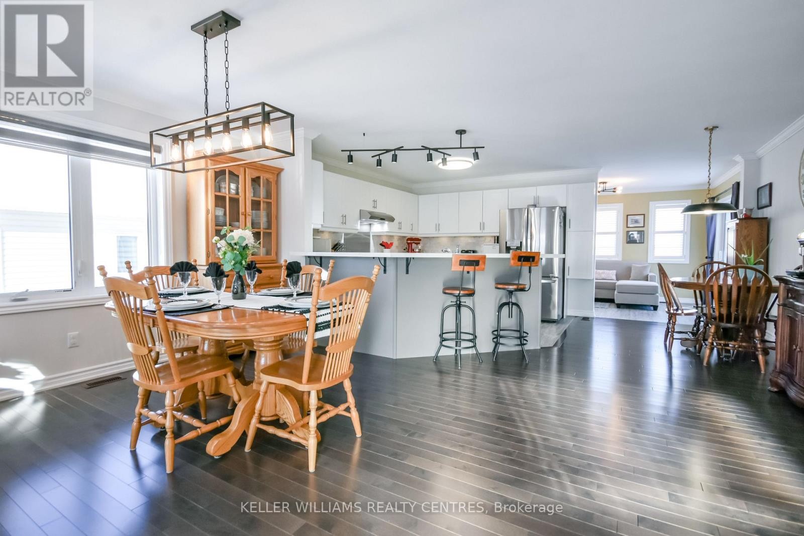 












10 SINCLAIR CRESCENT

,
Ramara (Atherley),




Ontario
L3V8K1

