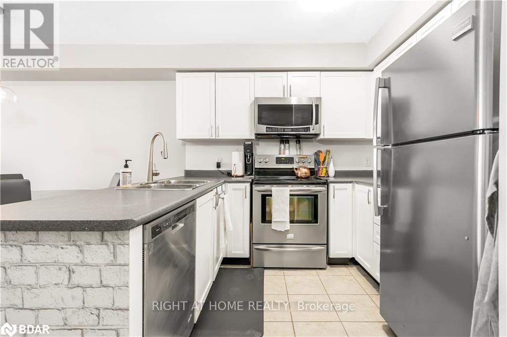 












3 - 53 FERNDALE DRIVE S

,
Barrie (Ardagh),




Ontario
L4N5W9

