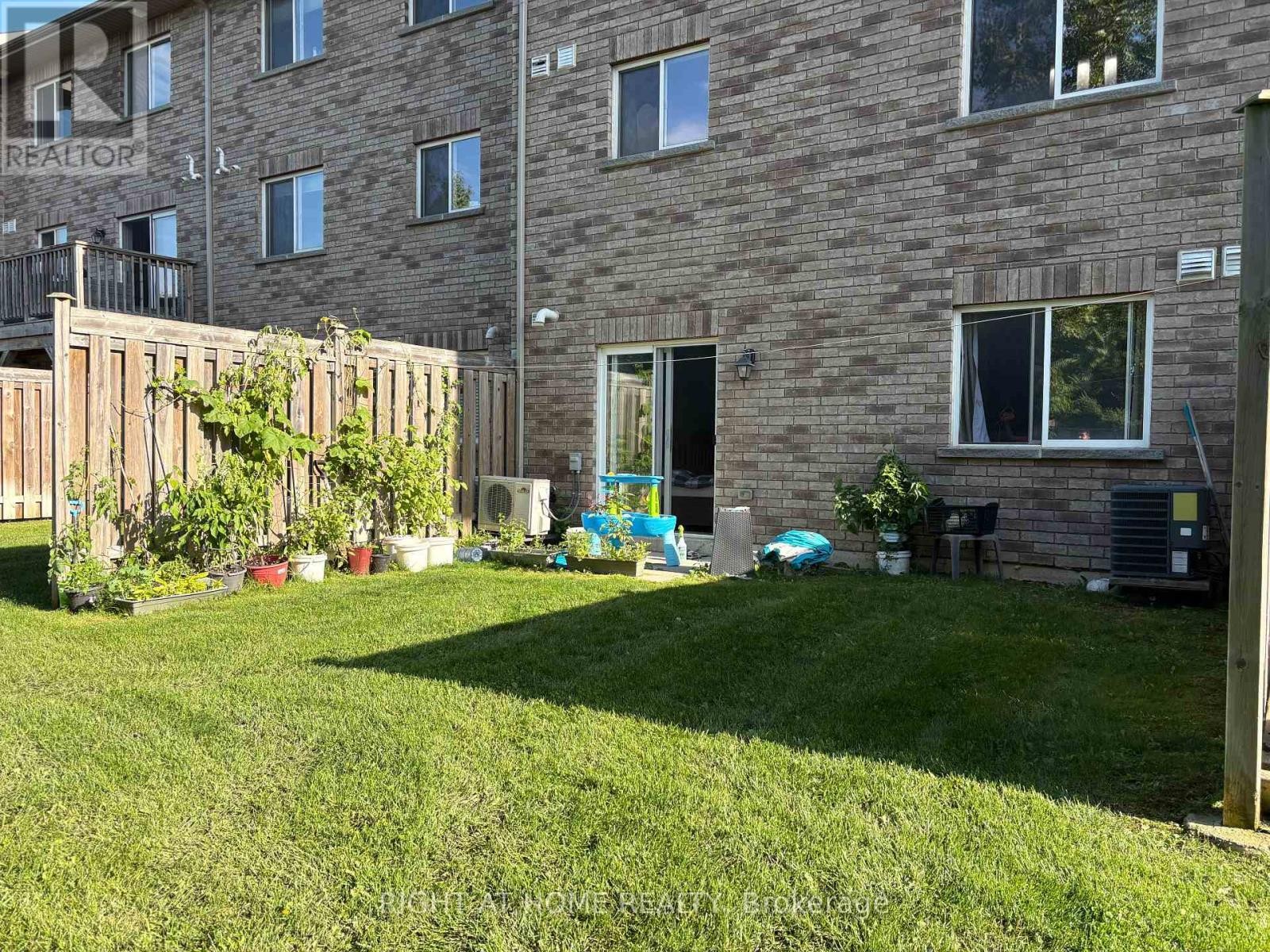 












3 - 53 FERNDALE DRIVE S

,
Barrie (Ardagh),




Ontario
L4N5W9

