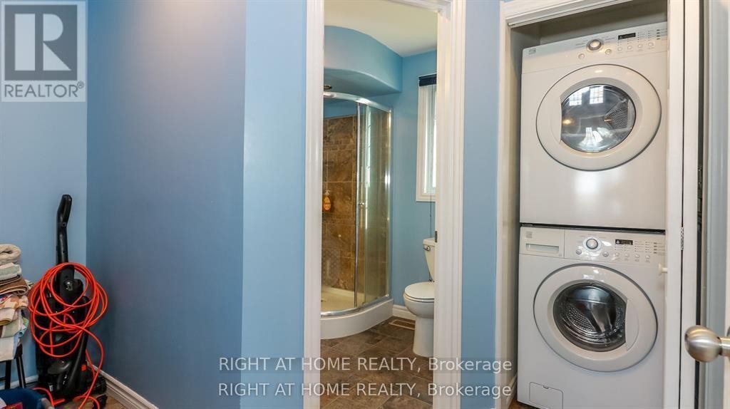 












20 LONG POINT ROAD

,
Tay (Waubaushene),




Ontario
L0K2C0

