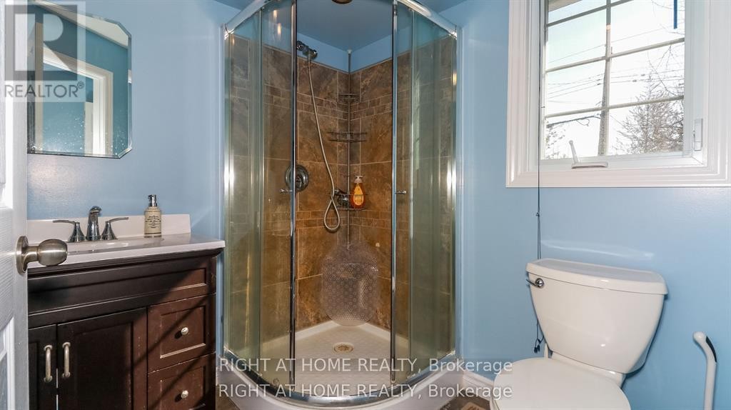 












20 LONG POINT ROAD

,
Tay (Waubaushene),




Ontario
L0K2C0

