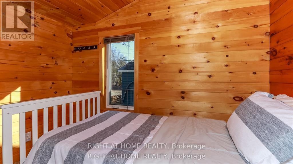 












20 LONG POINT ROAD

,
Tay (Waubaushene),




Ontario
L0K2C0

