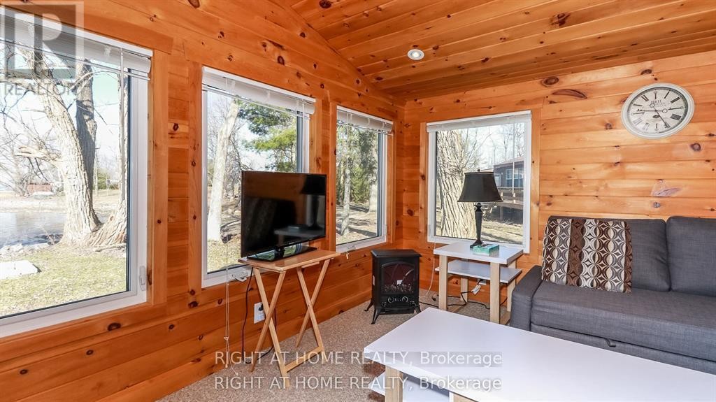 












20 LONG POINT ROAD

,
Tay (Waubaushene),




Ontario
L0K2C0

