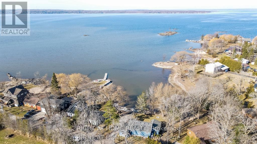 












20 LONG POINT ROAD

,
Tay (Waubaushene),




Ontario
L0K2C0

