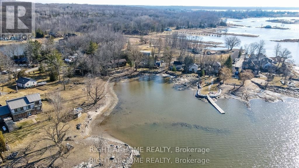 












20 LONG POINT ROAD

,
Tay (Waubaushene),




Ontario
L0K2C0

