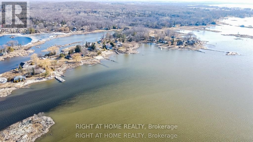 












20 LONG POINT ROAD

,
Tay (Waubaushene),




Ontario
L0K2C0

