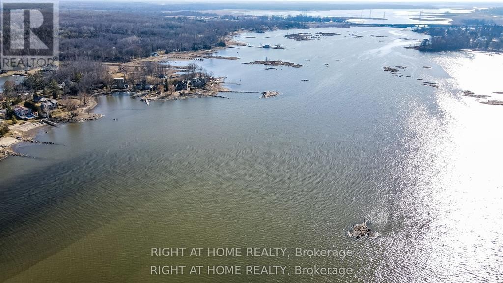 












20 LONG POINT ROAD

,
Tay (Waubaushene),




Ontario
L0K2C0

