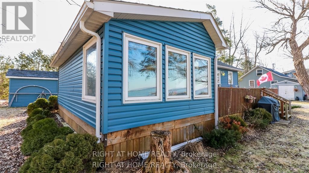 












20 LONG POINT ROAD

,
Tay (Waubaushene),




Ontario
L0K2C0

