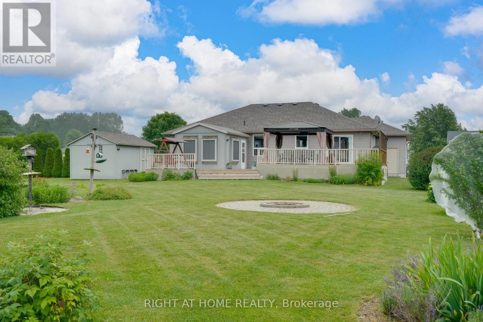 












16 O'NEILL CIRCLE

,
Springwater (Phelpston),




Ontario
L0L2K0

