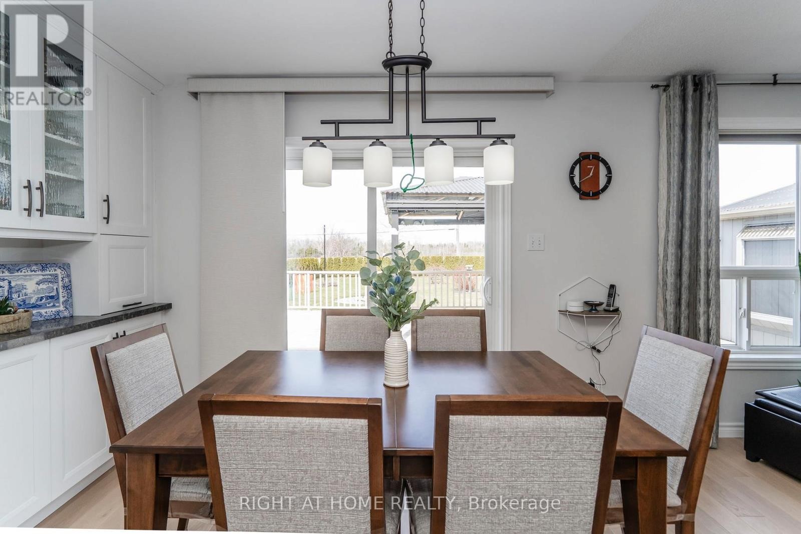 












16 O'NEILL CIRCLE

,
Springwater (Phelpston),




Ontario
L0L2K0

